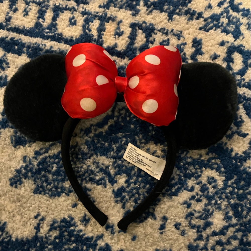 MINNIE MOUSE classic ears from Disney!